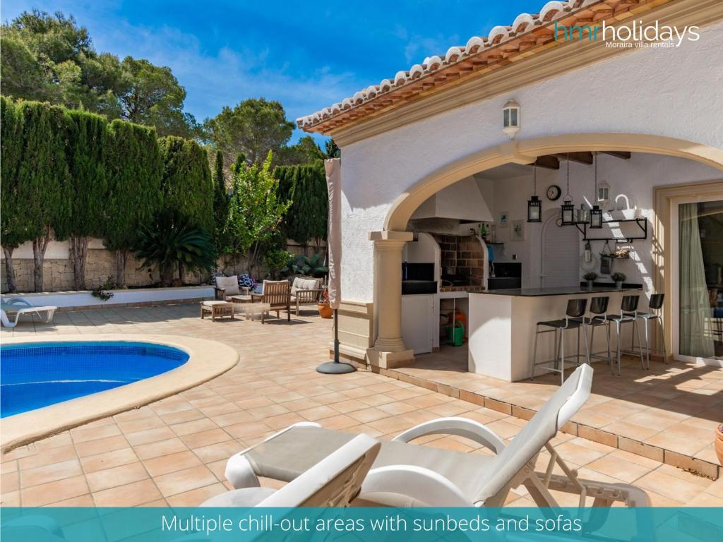 Bazén v ubytování Villa Bella by HMR Holidays nebo v jeho okolí