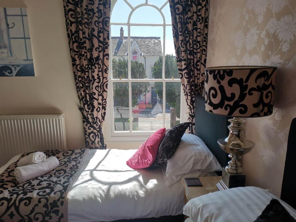 Llety Teifi Guest House - Family Room With Bath