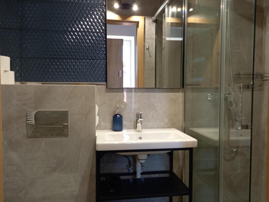 Villa AgaTomDom Gdańsk, Taras-Grill-Kuchnia, 1800m Stare Miasto Gdańsk - 16