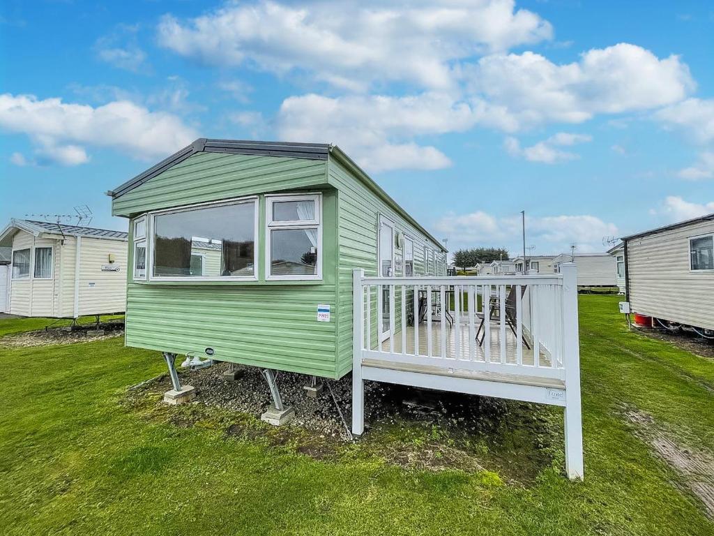 8 Berth Caravan With Decking At Kessingland Beach Holiday Park Ref