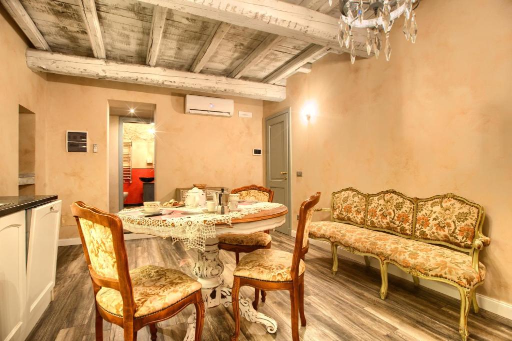 Posezení v ubytování Casa Cannella con AC e wifi in borgo ligure