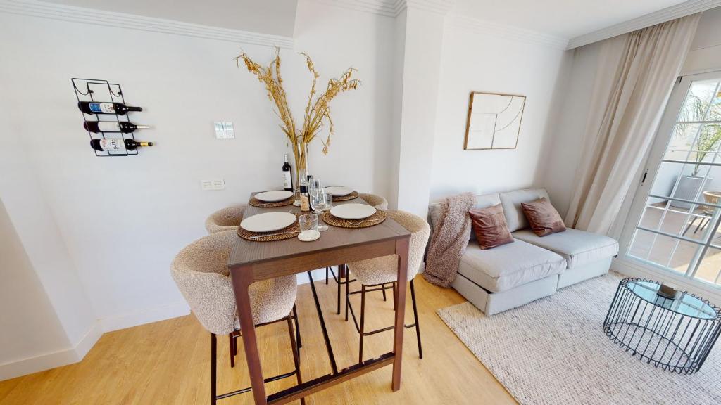 Posedenie v ubytovaní El Dorado Marbella - Totally Renovated Apartment