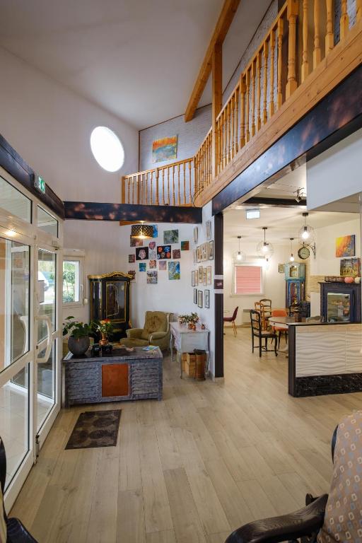 Kuchyň nebo kuchyňský kout v ubytování Eqynox Hotel