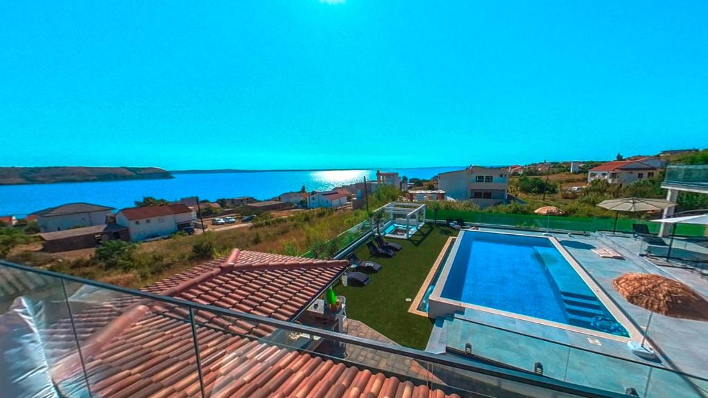 Bazén v ubytování Rtina Appartements nebo v jeho okolí