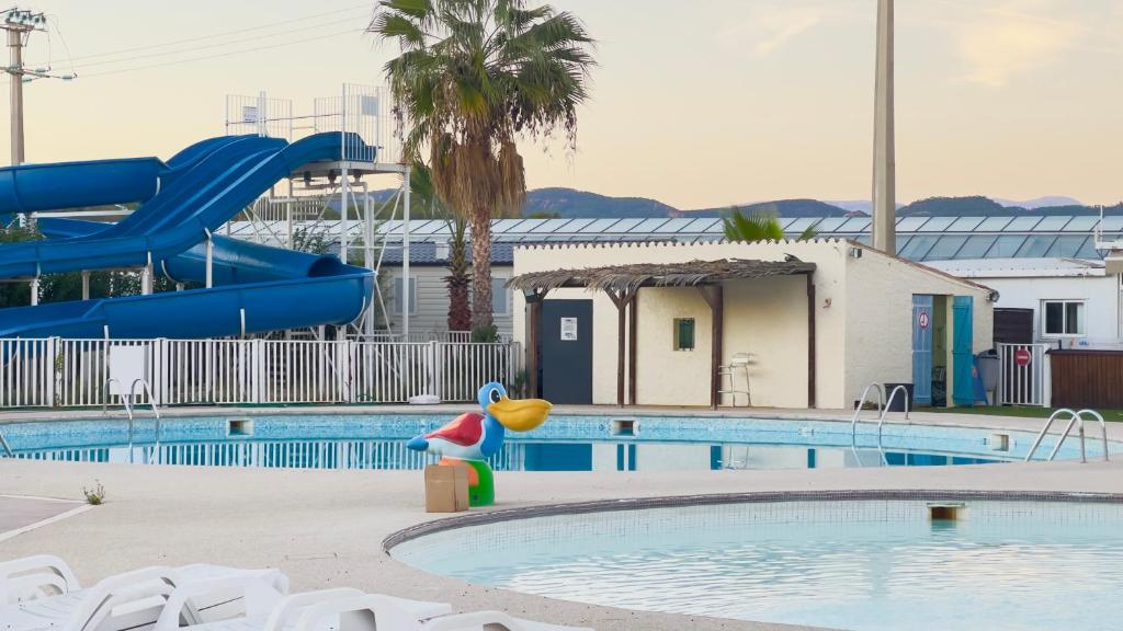 Fotografia z galérie ubytovania Mobile-home La Mado Camping SIBLU v destinácii Fréjus