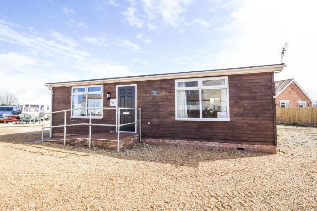 5 Berth Dog Friendly Lodge In Hunstanton By The Beach Ref 13015rn