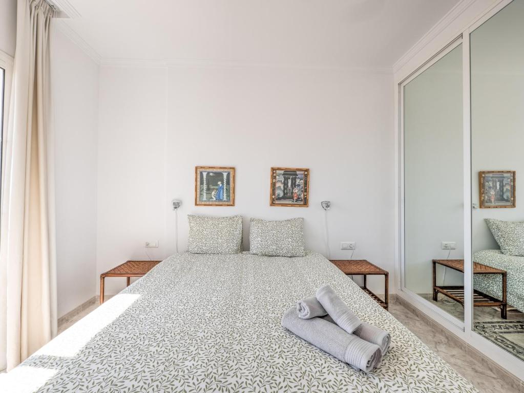 Posteľ alebo postele v izbe v ubytovaní Amazing villa with magical view and pool in Nerja