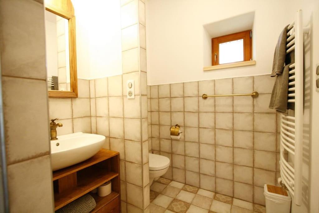 Koupelna v ubytování Stylový vesnický apartmán v soukromí M. Skála Český Ráj