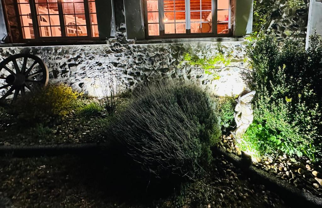Vonkajšia záhrada v ubytovaní HL Hotel de la Loire