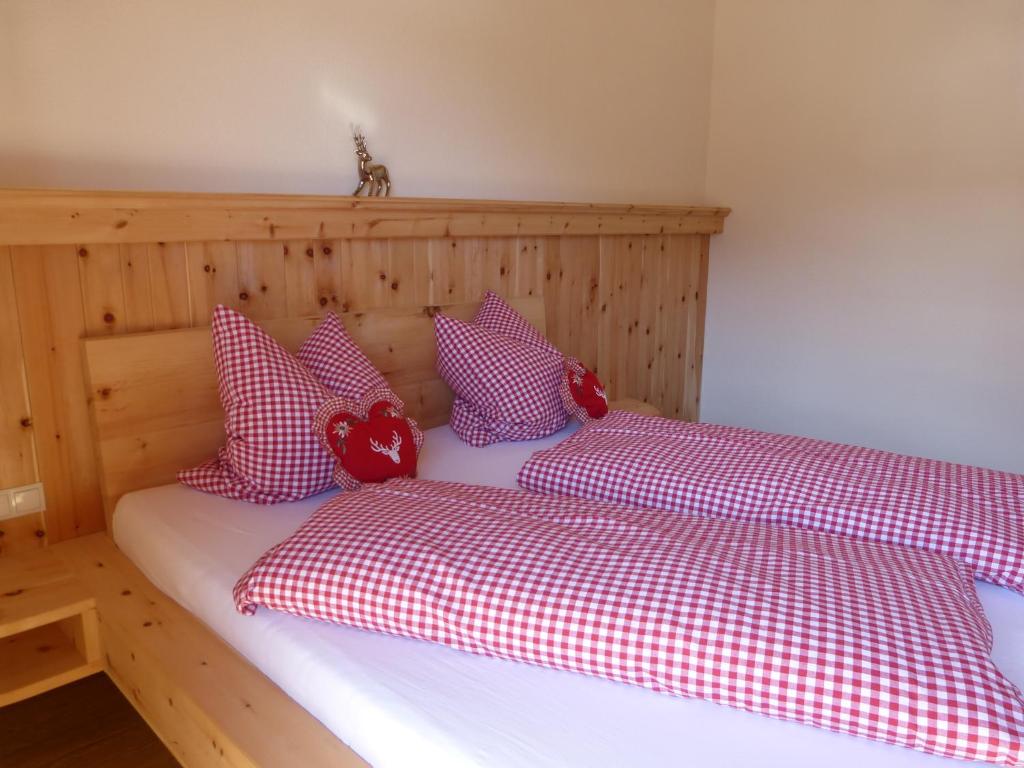 Voodi või voodid majutusasutuse Holzberghof toas