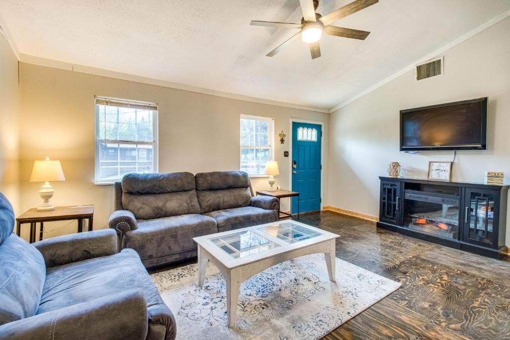 Arkansas Vacation Rental Less Than 1 Mi to Norfork Lake, Mountain Home