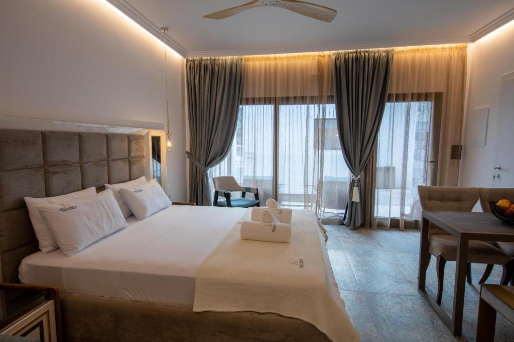 Beach Walk Luxury Suites - 1