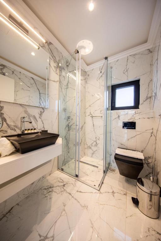 Beach Walk Luxury Suites - 8