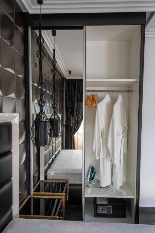 Beach Walk Luxury Suites - 13