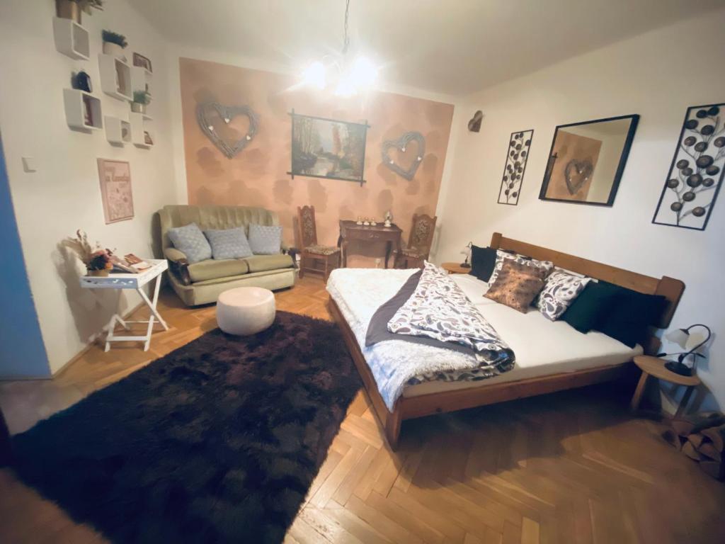 Postel nebo postele na pokoji v ubytování Kristínka