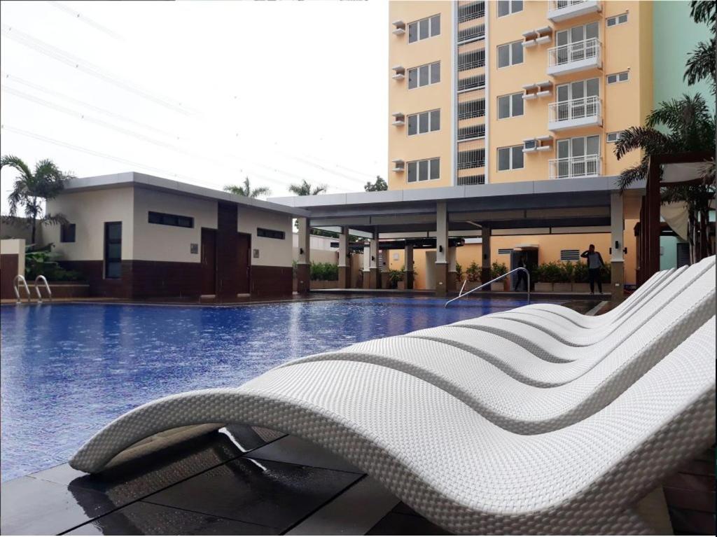 Bazén v ubytování Serenity Suites: Your tranquil gateway! nebo v jeho okolí