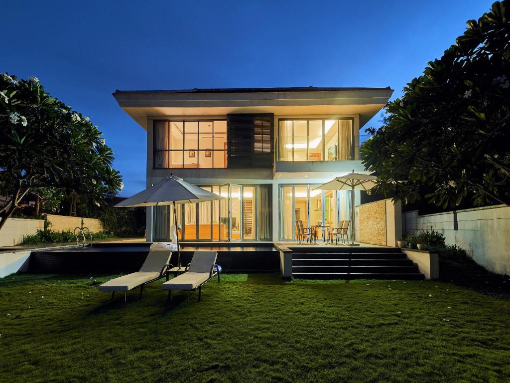 Biệt Thự 4 Phòng Ngủ Có Hồ Bơi Riêng