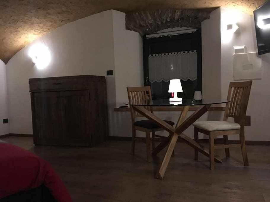 Posezení v ubytování Lo Bòi Avise