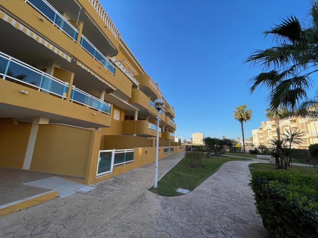 Adosado en planta baja playa de las Marinas, Denia – Updated ...