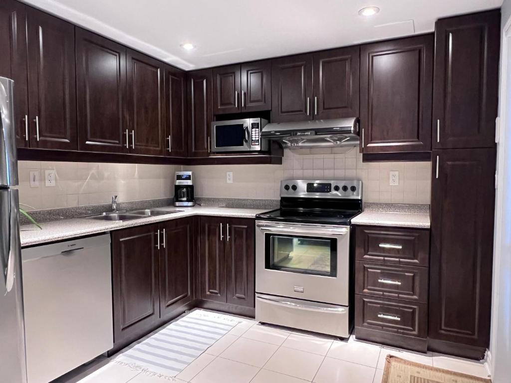 2 Bedroom Basement Apt in Mississauga, Mississauga (updated prices 2024)