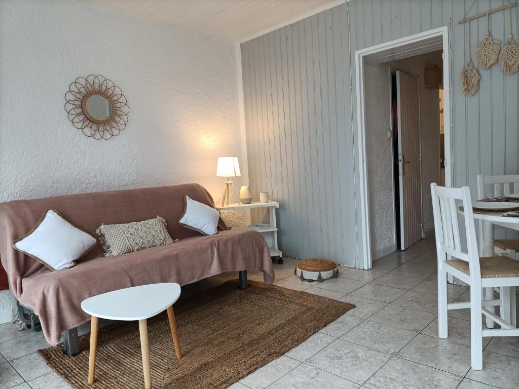 Posedenie v ubytovaní Charmant Appartement Bord de mer