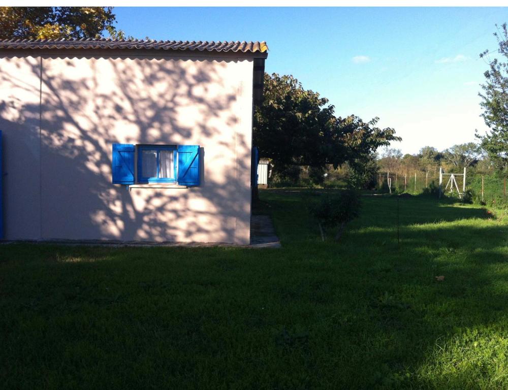 Vonkajšia záhrada v ubytovaní Appartements bord de mer - Accès privé à la plage