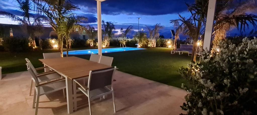 Basen w obiekcie Villa Gisira - Luxury SPA lub w pobliżu