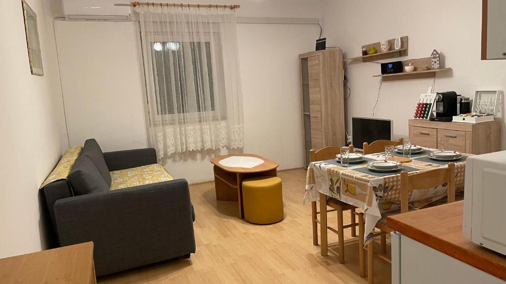 Kuchyň nebo kuchyňský kout v ubytování Slanica Mak