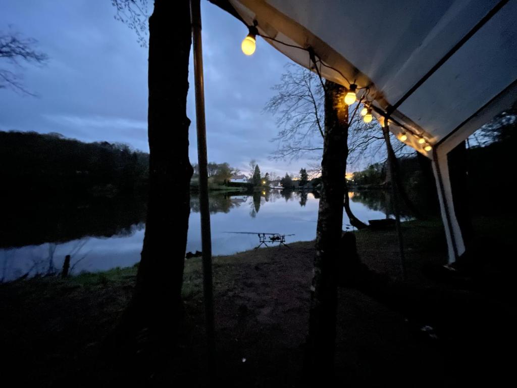 Výhľad na rieku v blízkosti dovolenkového domu
