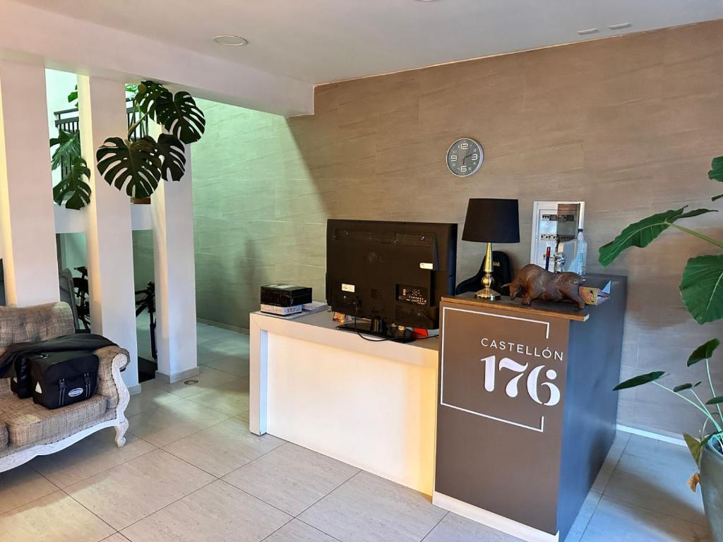 TV a/nebo společenská místnost v ubytování Apart Hotel Castellon 176