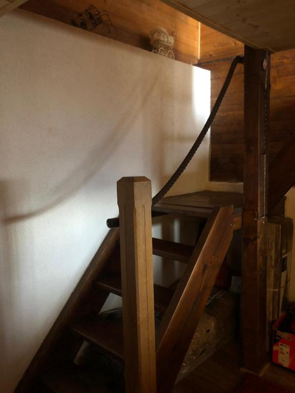 Palanda nebo palandy na pokoji v ubytování Chalet Alpin suisse