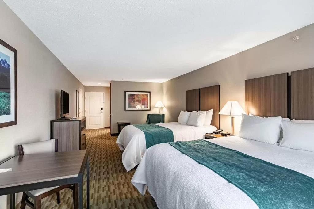 Riverview Inn & Suites, Ascend Hotel Collection - Chambre Queen Avec Deux Lits Queen - Accessibles / Non-fumeurs