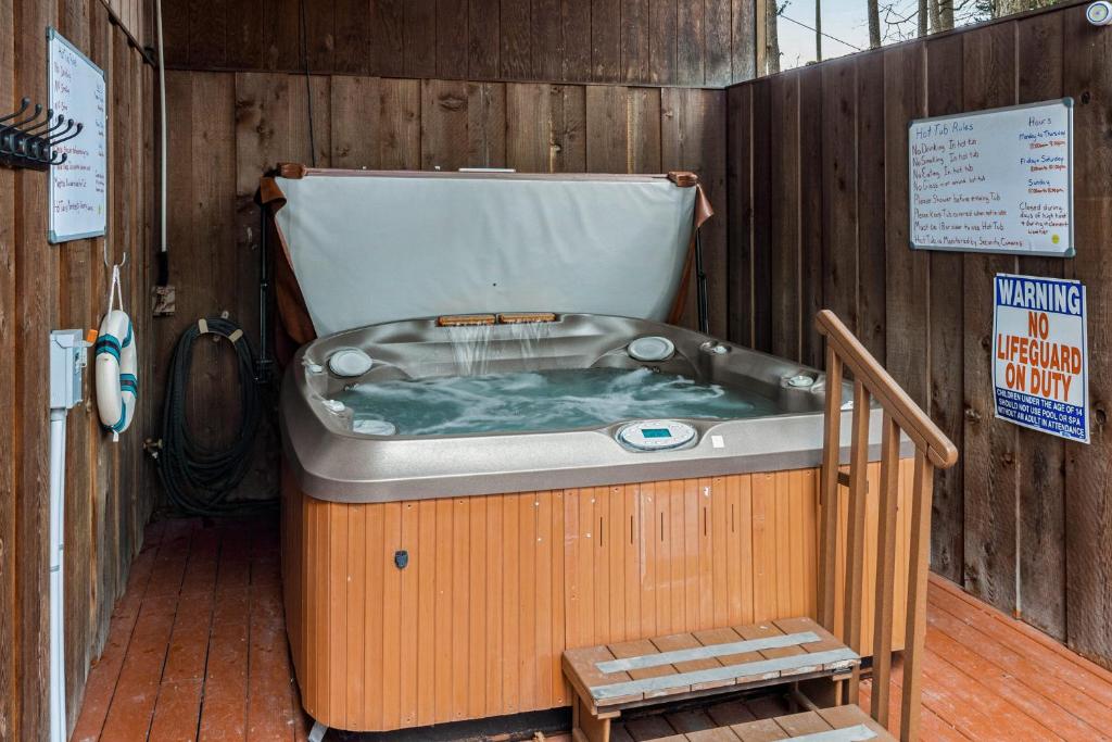 Fotografie z fotogalerie ubytování The Lookout Lodge v destinaci Eureka Springs