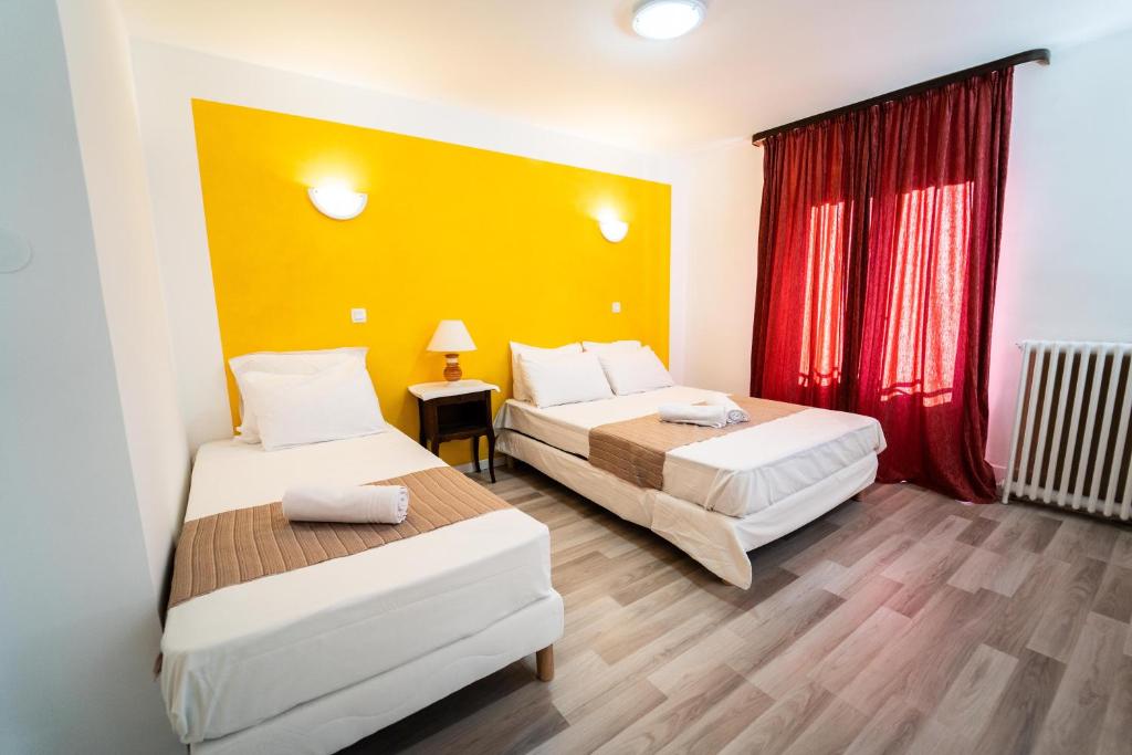 Postel nebo postele na pokoji v ubytování Céline hôtel le miridan