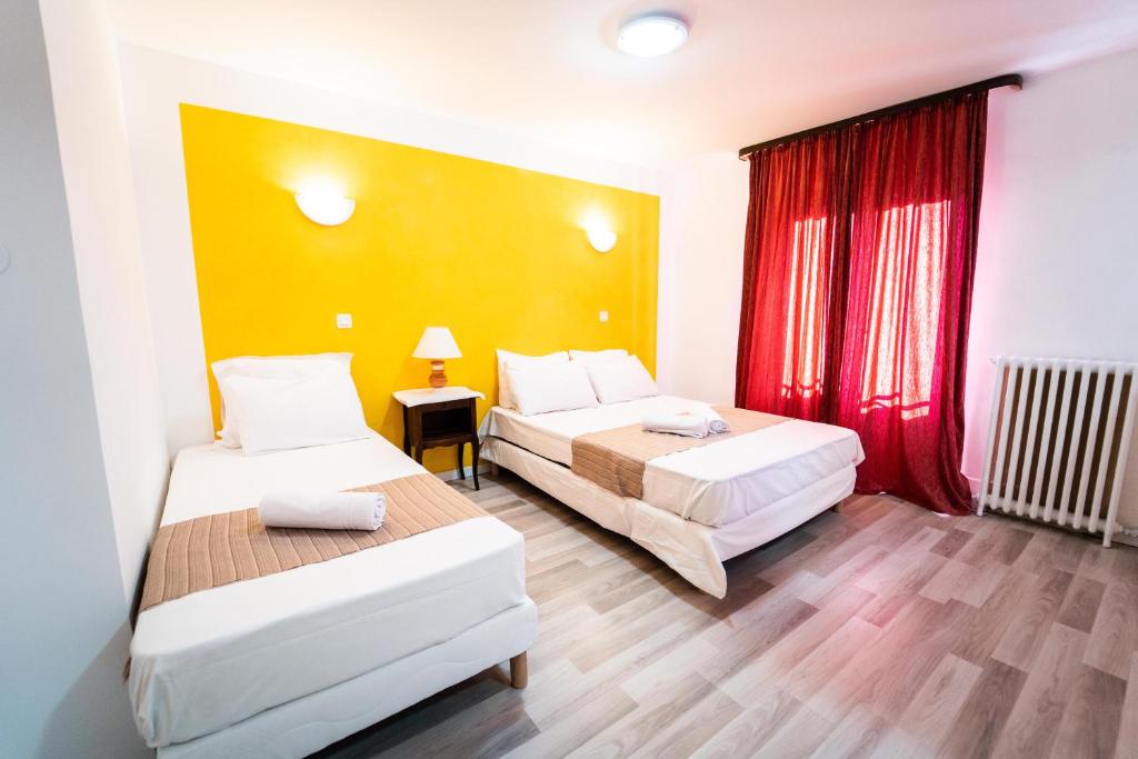Postel nebo postele na pokoji v ubytování Céline hôtel le miridan