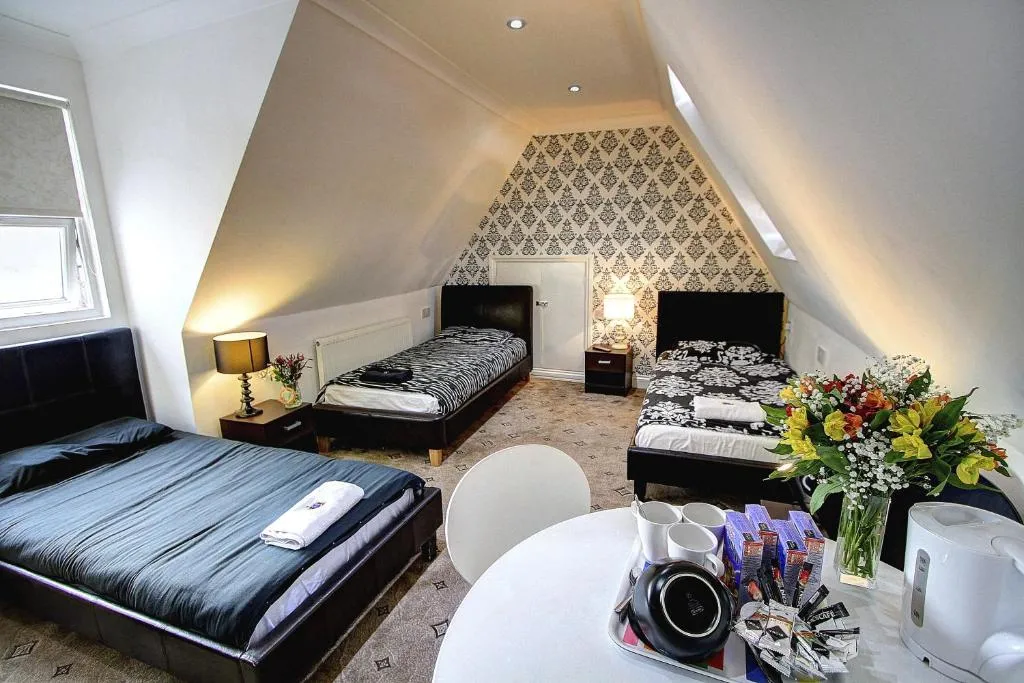 Beaconsfield Hotel, Londra, Marea Britanie