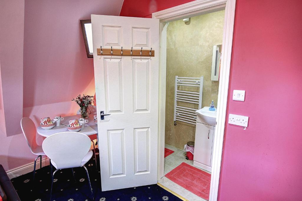 Beaconsfield Hotel - Resim 17