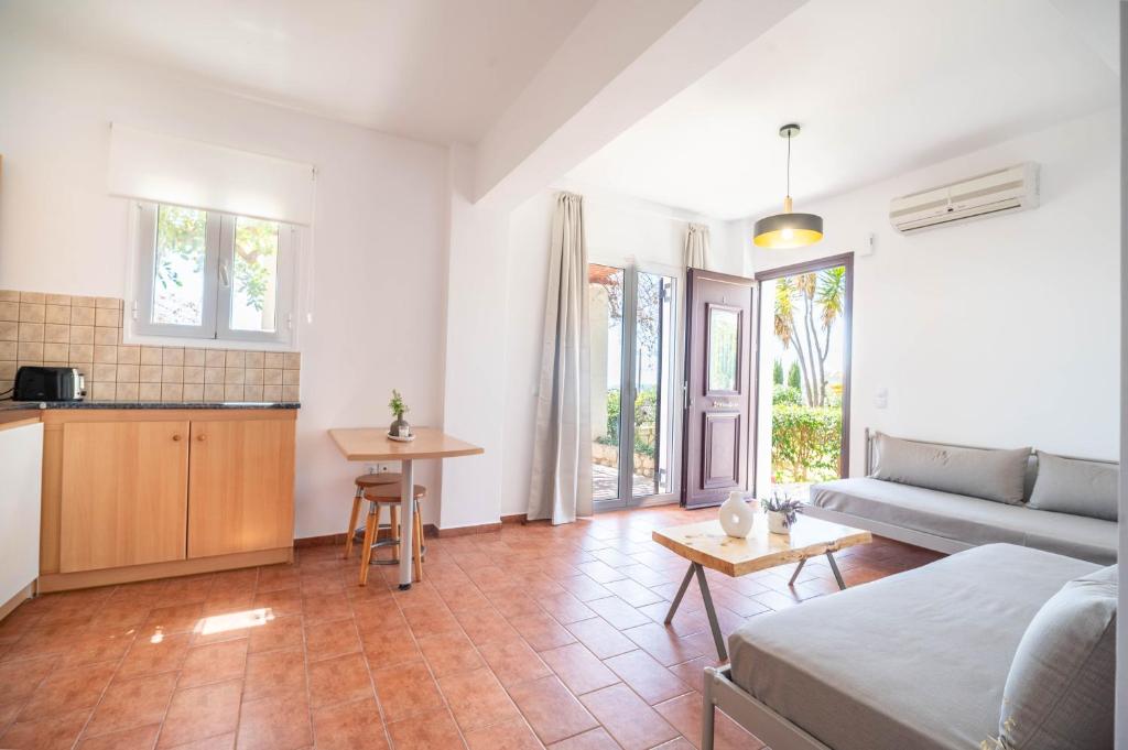 Kuchyň nebo kuchyňský kout v ubytování Christoforos Apartments