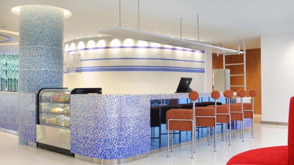 Holiday Inn Express Baruna by IHG photo