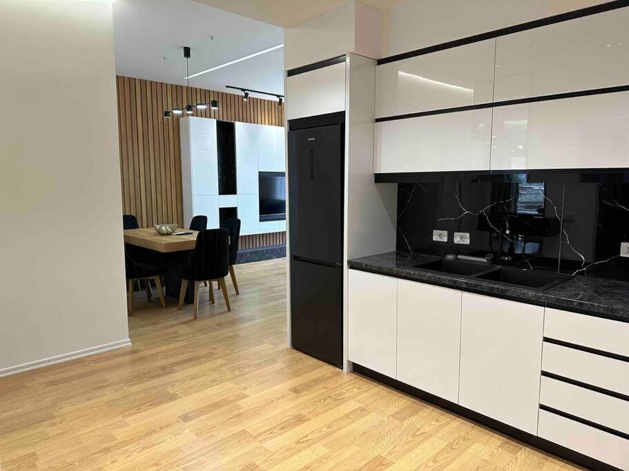Luxury Proper Home - Imazhi 4