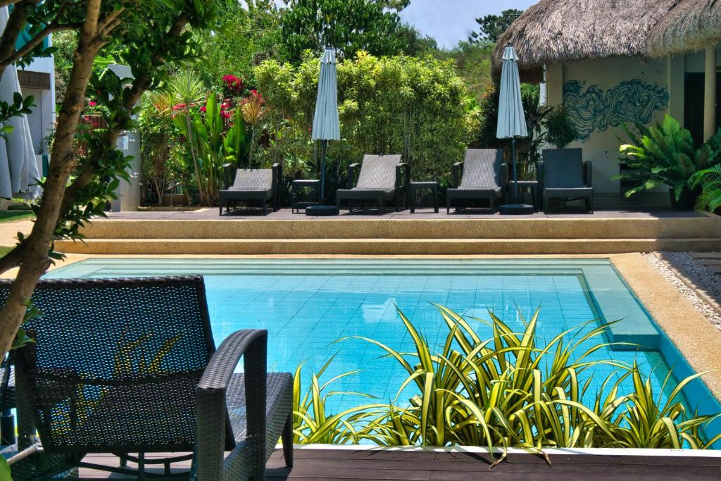 Bazén v ubytování Amihan Resort nebo v jeho okolí
