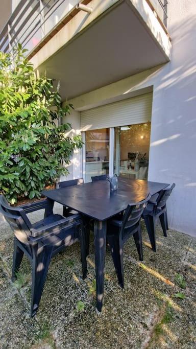 Fotografia z galérie ubytovania Studio jardin et terrasse v destinácii Corbeil-Essonnes