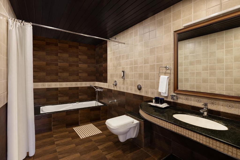 Koupelna v ubytování Fortune Resort Benaulim Goa - Member ITC Hotels' Group