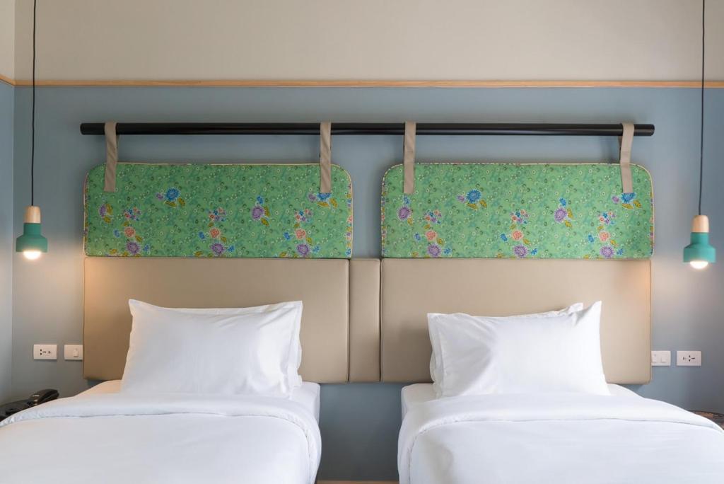 
Deluxe King Or Twin with City View
