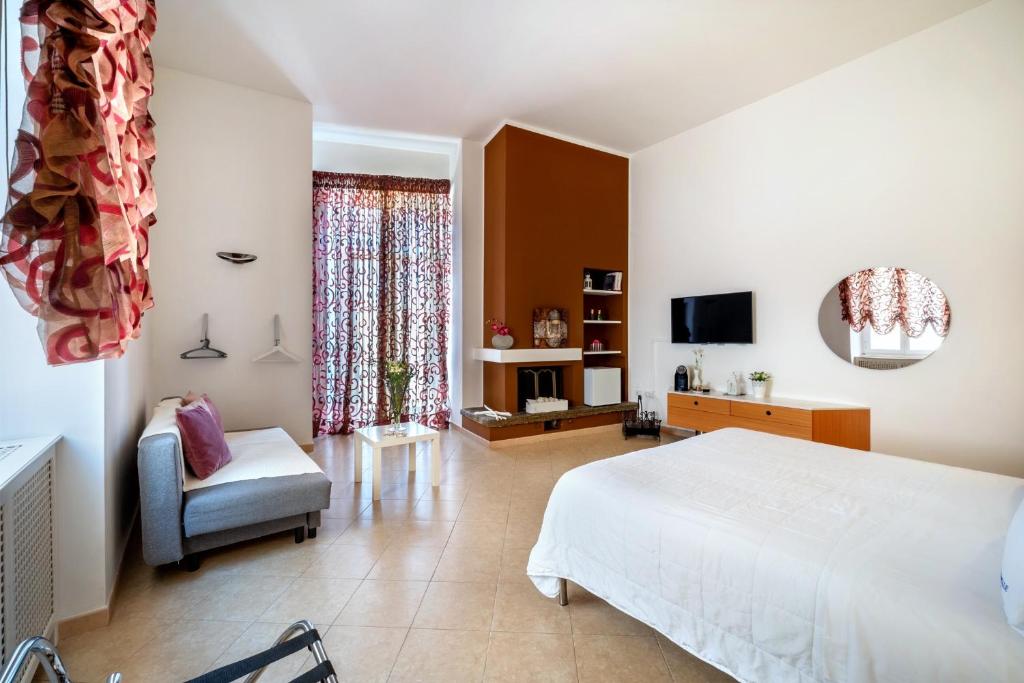 A bed or beds in a room at Le Marinelle Aff Trani