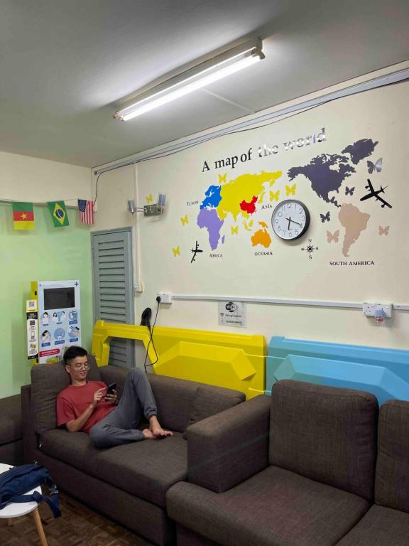 Posezení v ubytování Pelangi Capsule Hostel