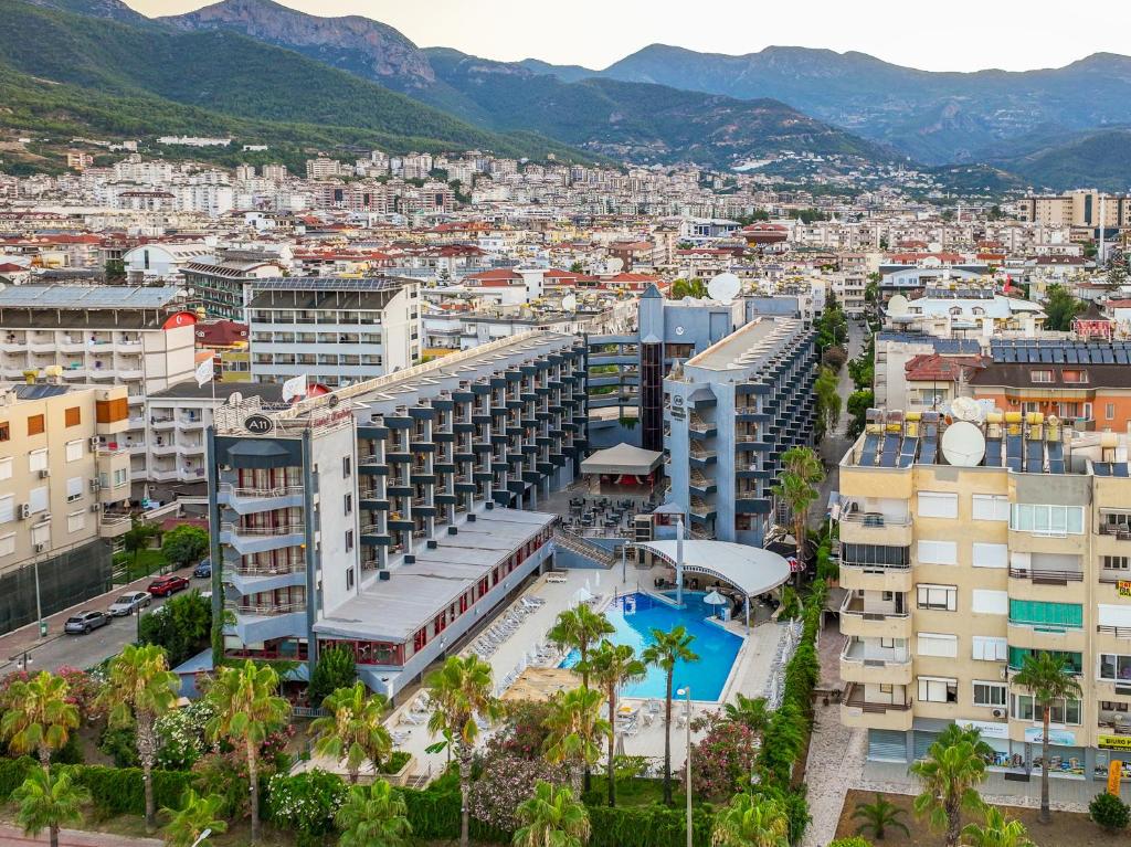 Nespecifikovaný výhled na hory nebo výhled na hory při pohledu z hotelu