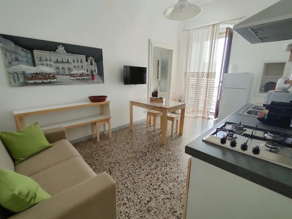 Kuchyňa alebo kuchynka v ubytovaní Terrazza Alma Bianca