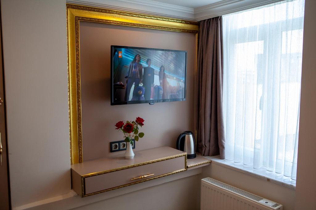 Blue Zerzevan Konak Hotel - Large Double Room