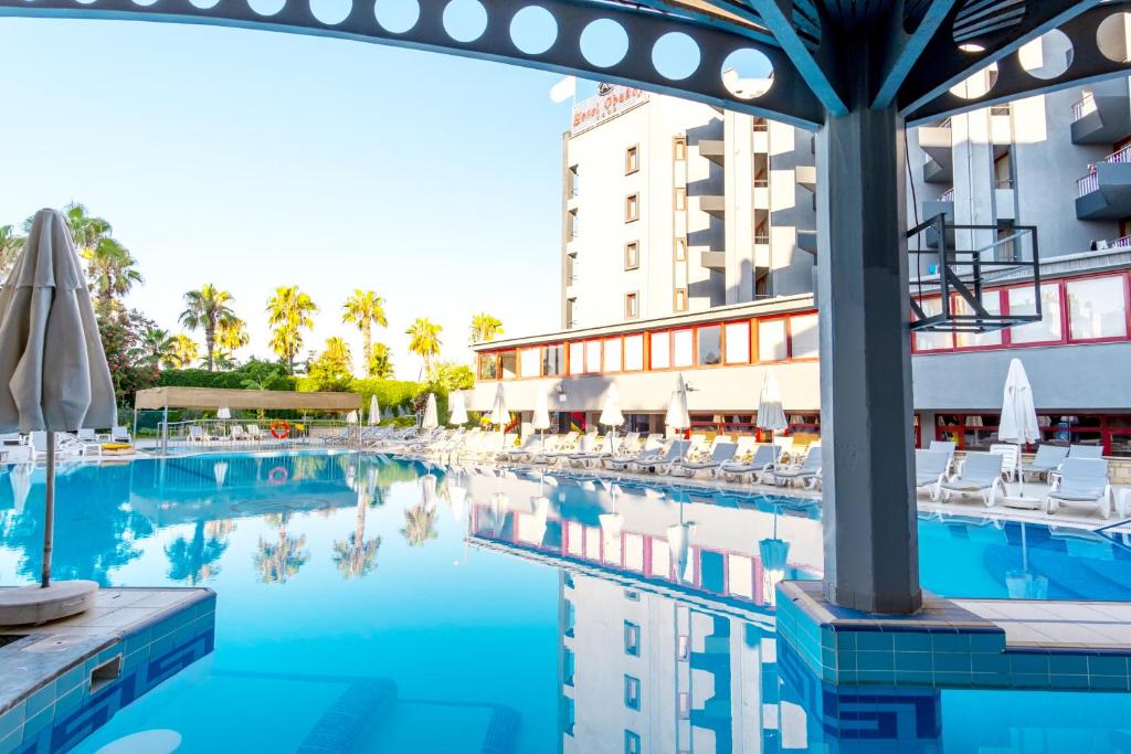 Bazén v ubytování A11 Hotel Obaköy nebo v jeho okolí